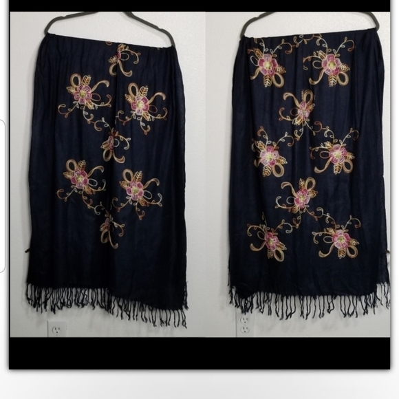 💎NWT Karma embroidered scarf - Picture 3 of 3